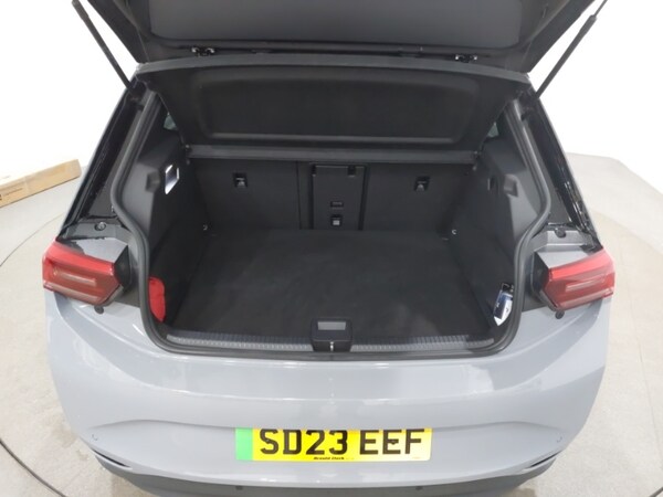 Used Volkswagen ID.3 2023 for sale - 76264917: Photo 8