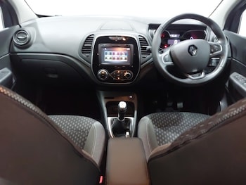 Used Renault Captur 2017 for sale - 77491632: Photo