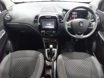 Used Renault Captur 2018 for sale - 77881800: Photo