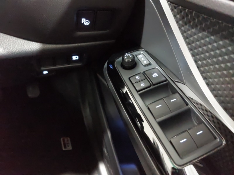 Used Toyota C-HR 2023 for sale - 77651786: Photo 13