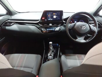 Used Toyota C-HR 2023 for sale - 77651786: Photo
