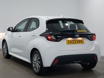 Used Toyota Yaris 2023 for sale - 79673257: Photo