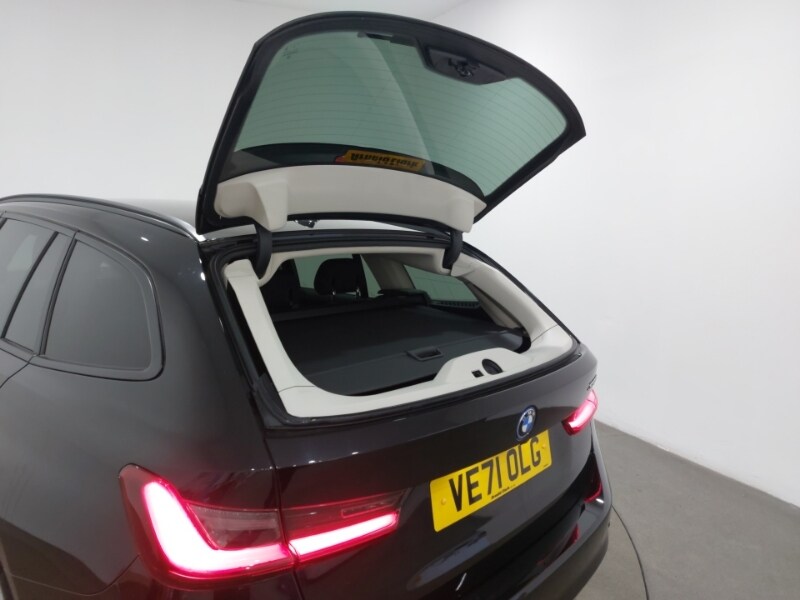 Used BMW 3 Series 2022 for sale - 77635867: Photo 11