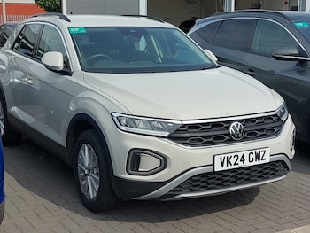 Used Volkswagen T-Roc 2024 for sale - 79131329: Photo