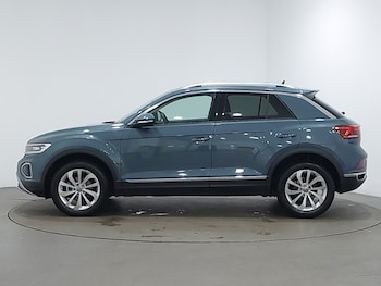 Used Volkswagen T-Roc 2024 for sale - 75526340: Photo