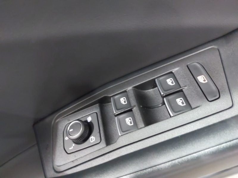 Used Volkswagen T-Roc 2025 for sale - 77141830: Photo 14