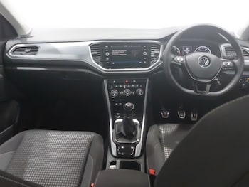 Used Volkswagen T-Roc 2022 for sale - 75939575: Photo