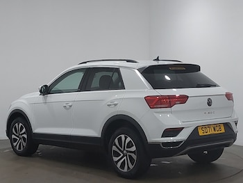 Used Volkswagen T-Roc 2022 for sale - 75939575: Photo