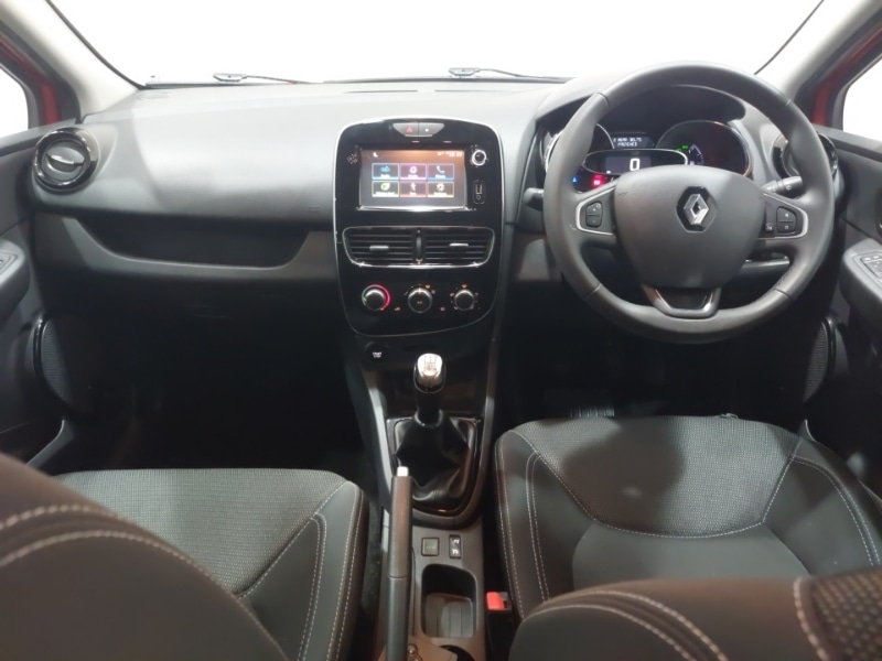 Used Renault Clio 2017 for sale - 77874469: Photo 2