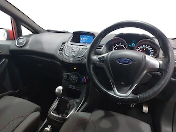 Used Ford Fiesta 2017 for sale - 76464960: Photo