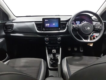 Used Kia Stonic 2021 for sale - 76275535: Photo 2