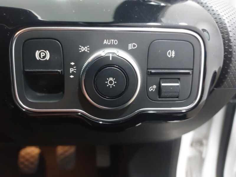 Used Mercedes-Benz A-Class 2019 for sale - 76763919: Photo 11