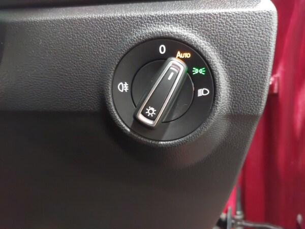 Used Volkswagen T-Roc 2023 for sale - 75663877: Photo 11