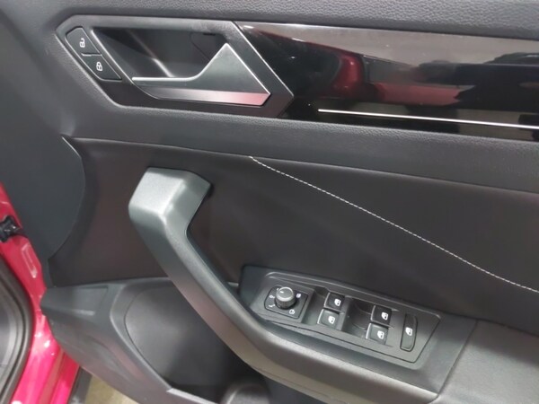 Used Volkswagen T-Roc 2023 for sale - 75663877: Photo 12