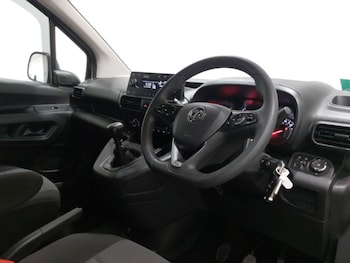 Used Vauxhall Combo 2021 for sale - 76271960: Photo 2