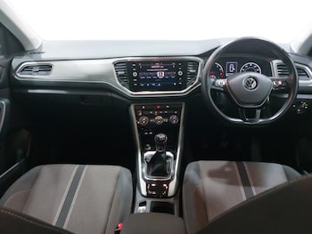 Used Volkswagen T-Roc 2021 for sale - 78580504: Photo