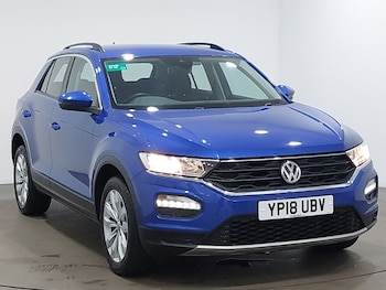 Used Volkswagen T-Roc 2018 for sale - 77273254: Photo