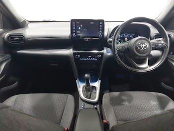 Used Toyota Yaris Cross 2022 for sale - 76321303: Photo 2