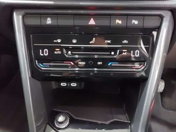 Used Volkswagen T-Roc 2024 for sale - 75338467: Photo 16