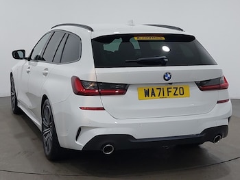 Used BMW 3 Series 2021 for sale - 77657103: Photo