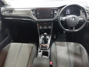 Used Volkswagen T-Roc 2018 for sale - 79195570: Photo