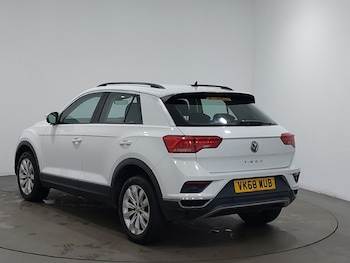 Used Volkswagen T-Roc 2018 for sale - 79195570: Photo