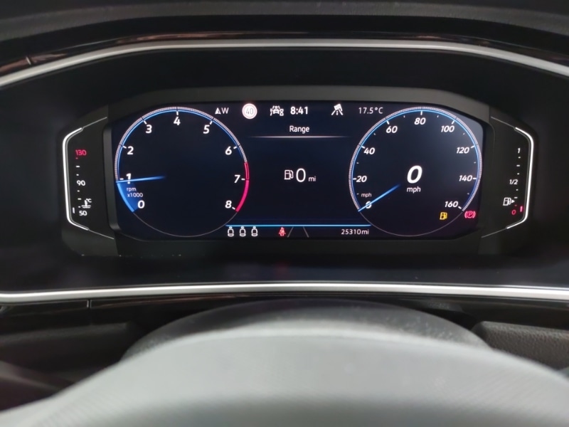 Used Volkswagen T-Roc 2023 for sale - 76408068: Photo 10