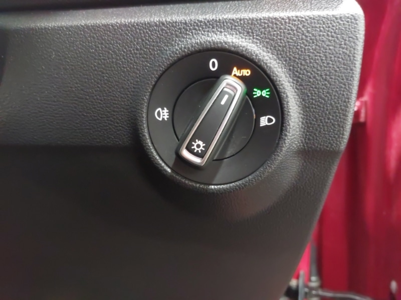 Used Volkswagen T-Roc 2023 for sale - 76408068: Photo 11