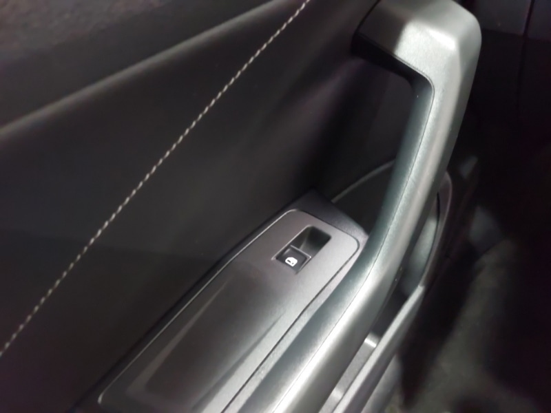 Used Volkswagen T-Roc 2023 for sale - 76408068: Photo 17