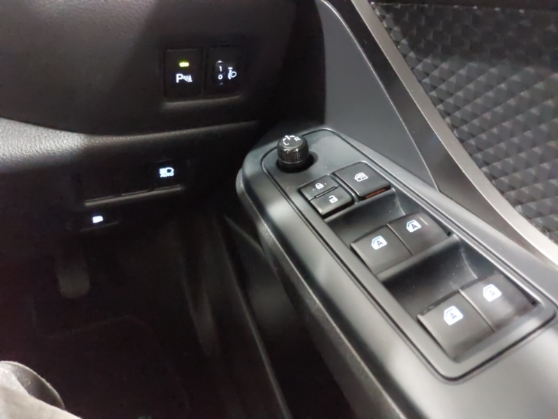 Used Toyota C-HR 2019 for sale - 77213983: Photo 13