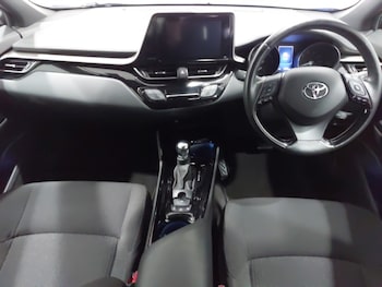 Used Toyota C-HR 2019 for sale - 77838016: Photo