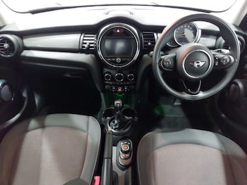 Used MINI Hatch 2018 for sale - 79368549: Photo