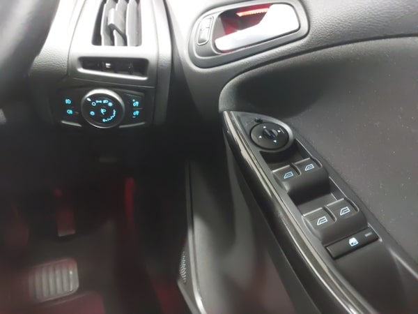 Used Ford Focus 2015 for sale - 76282290: Photo 13