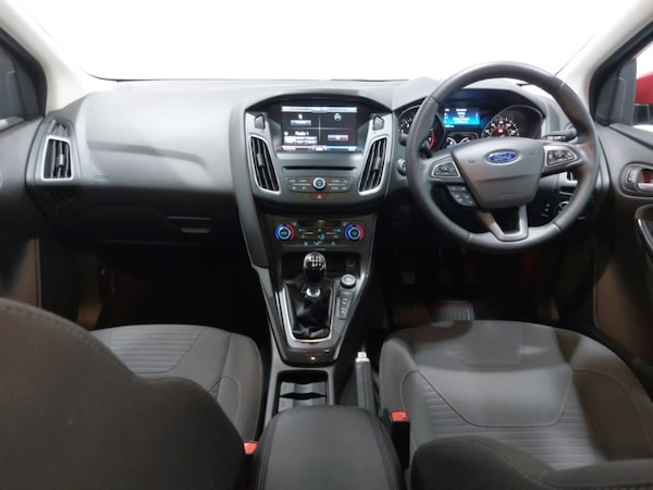 Used Ford Focus 2015 for sale - 76282290: Photo 2