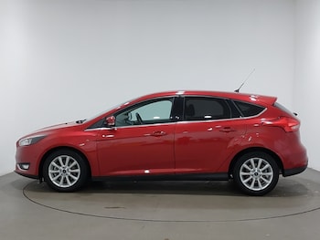 Used Ford Focus 2015 for sale - 76282290: Photo 4