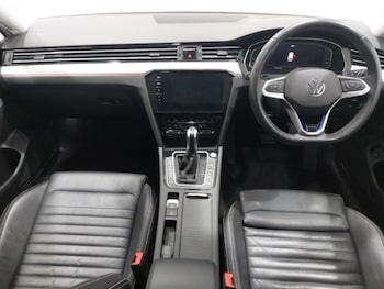 Used Volkswagen Passat 2023 for sale - 78932932: Photo