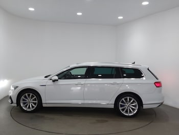 Used Volkswagen Passat 2023 for sale - 78932932: Photo