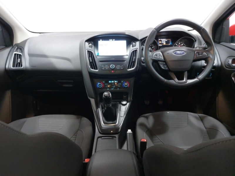 Used Ford Focus 2017 for sale - 76691952: Photo 2