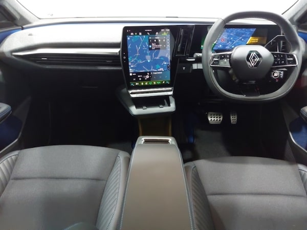 Used Renault Scenic E-Tech 2024 for sale - 76120910: Photo 2