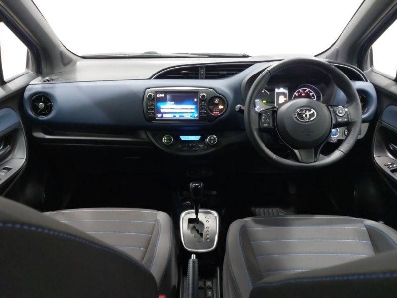 Used Toyota Yaris 2017 for sale - 77767598: Photo 2