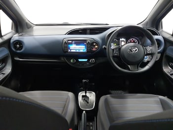 Used Toyota Yaris 2017 for sale - 77767598: Photo