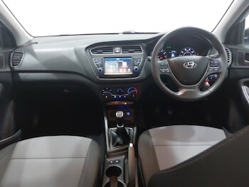 Used Hyundai i20 2019 for sale - 79420550: Photo