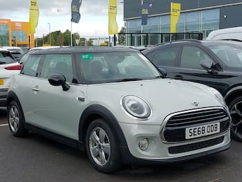 Used MINI Hatch 2019 for sale - 79683936: Photo