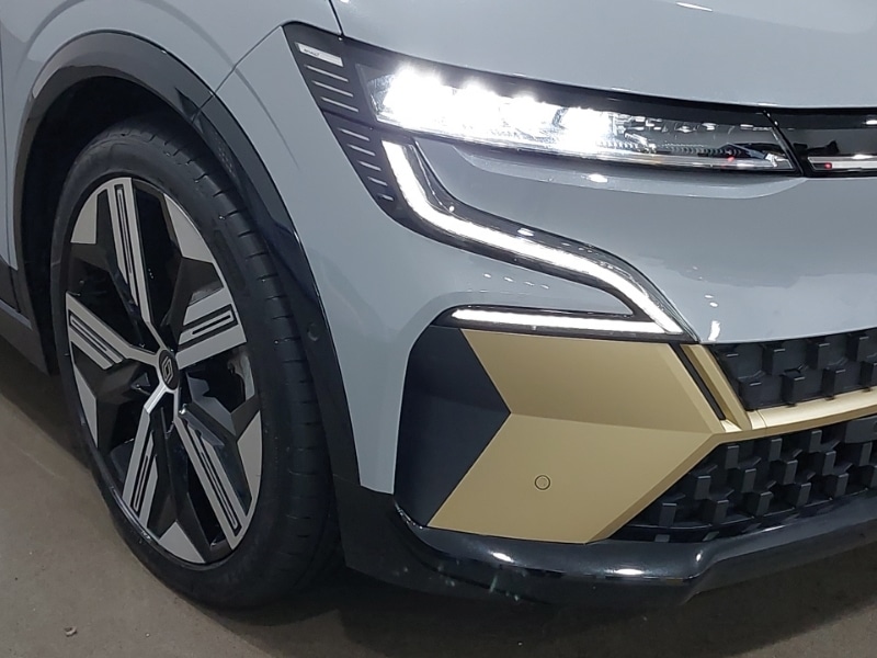 Used Renault Megane E Tech 2023 for sale - 76924990: Photo 9