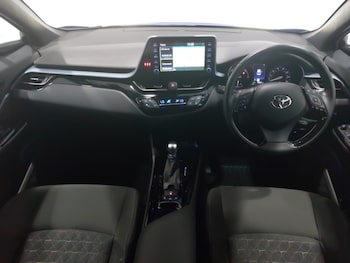 Used Toyota C-HR 2020 for sale - 79147408: Photo