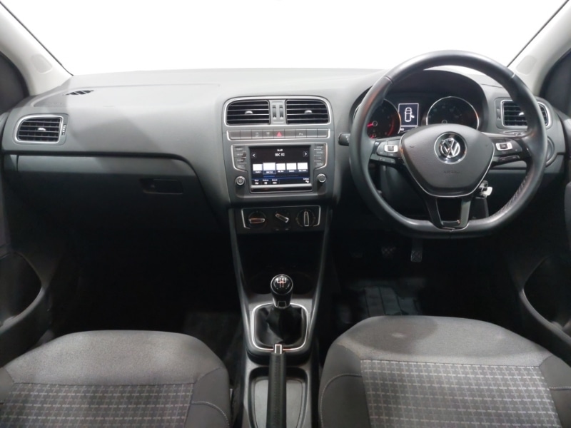 Used Volkswagen Polo 2016 for sale - 77393005: Photo 2