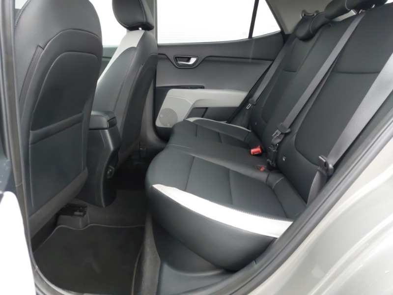 Used Kia Stonic 2019 for sale - 77256878: Photo 6