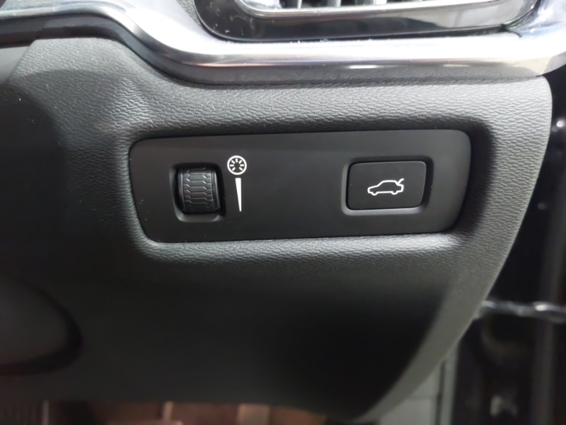 Used Volvo V60 2019 for sale - 76543655: Photo 11