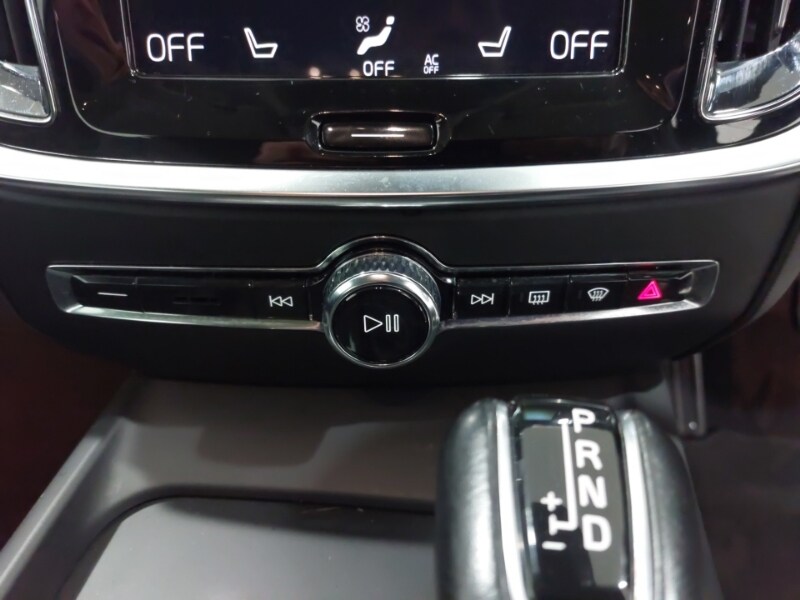 Used Volvo V60 2019 for sale - 76543655: Photo 15