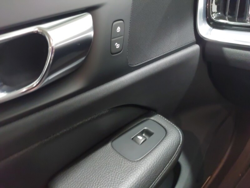 Used Volvo V60 2019 for sale - 76543655: Photo 17